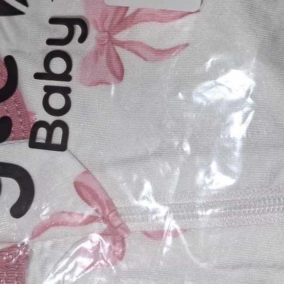 Kyte BABY White and Pink Footies with Bow Pattern - Picture 1 of 9